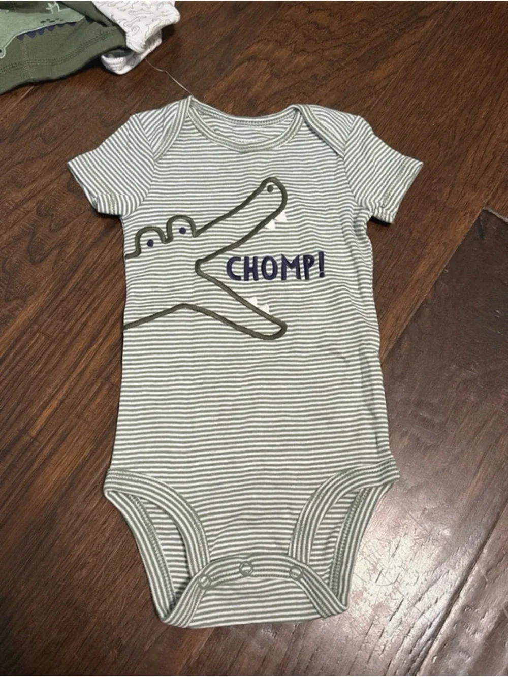 Carter's Green 'CHOMP' Crocodile Baby Three-Piece Set 6 Months NWT Onesie Pants